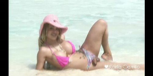 Rózsaszínben a strandon