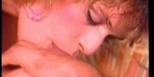 Glamourös retro transz pornó